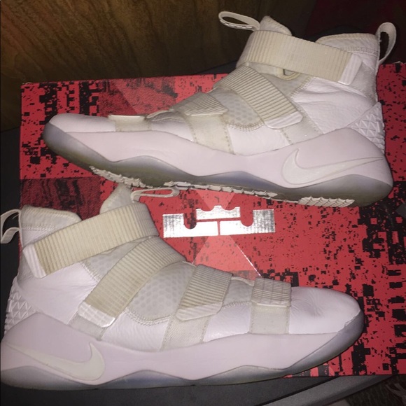 lebron soldier triple white